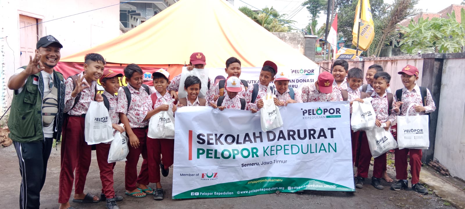 Pelopor Kepedulian Salurkan Bantuan Untuk Korban Erupsi Semeru