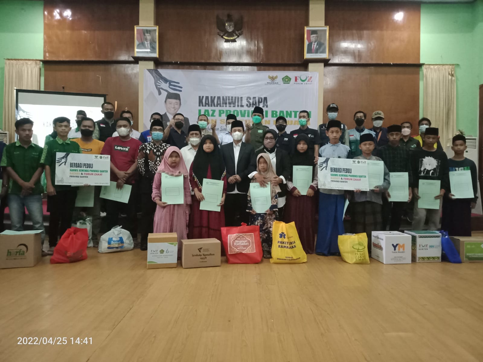 Santunan Yatim & Dhuafa Bersama FOZ Banten dan Kakanwil Kemenag Banten