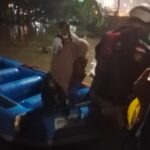 Banjir Di Komplek Alkahfi Jombang, Pelopor Rescue Center Evakuasi Puluhan Warga