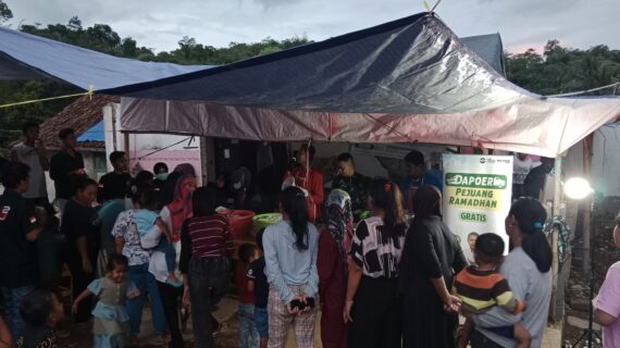 Dapoer Pejuang Ramadhan Pelopor Kepedulian Tebar 1.200 untuk Penyintas Bencana di Cianjur!