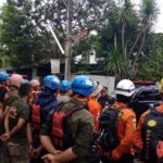 Bocah Hanyut di Kali Perumahan Taman Mangu, Pelopor Rescue Center Terjun ke TKP bersama Dapoer Umum!!